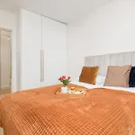 Beautiful Apartment With Balcony And Parking By Noclegi Renters