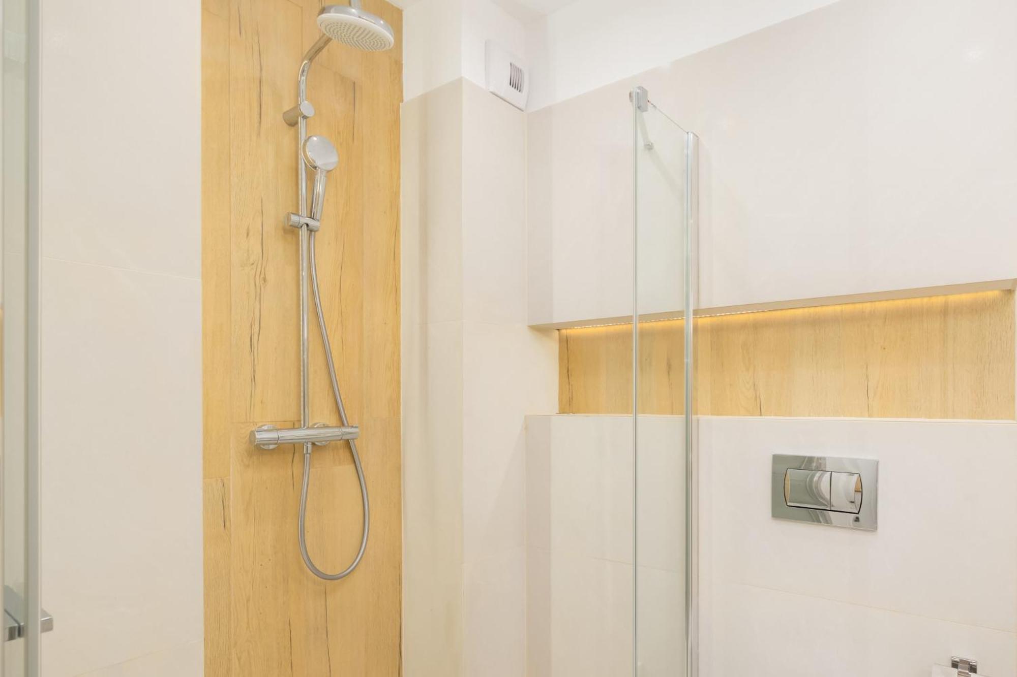 Beautiful With Balcony And Parking By Renters Kolberg