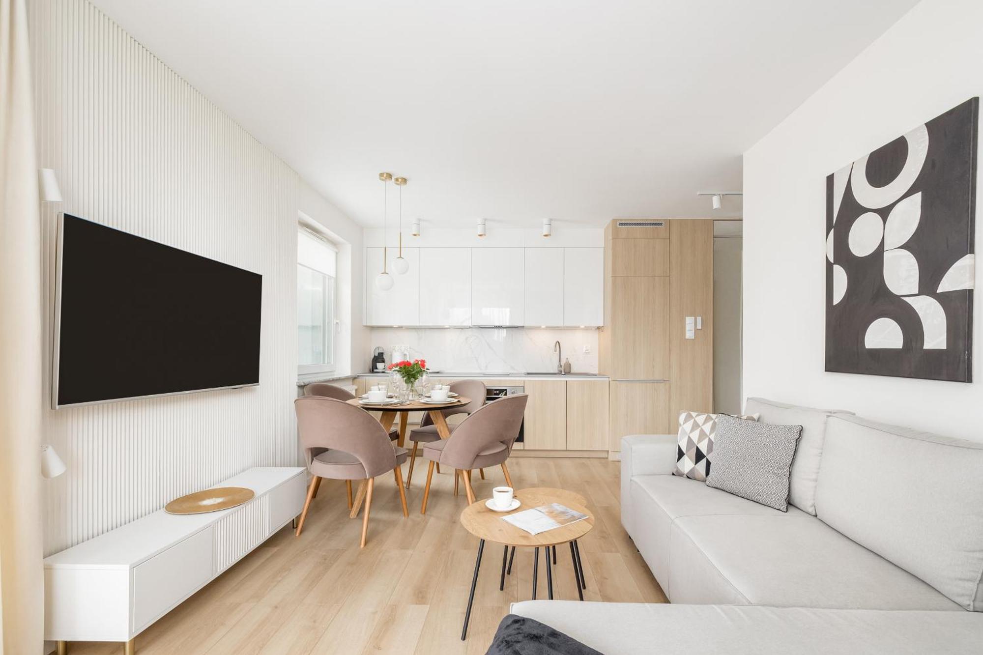 Beautiful With Balcony And Parking By Renters Apartment