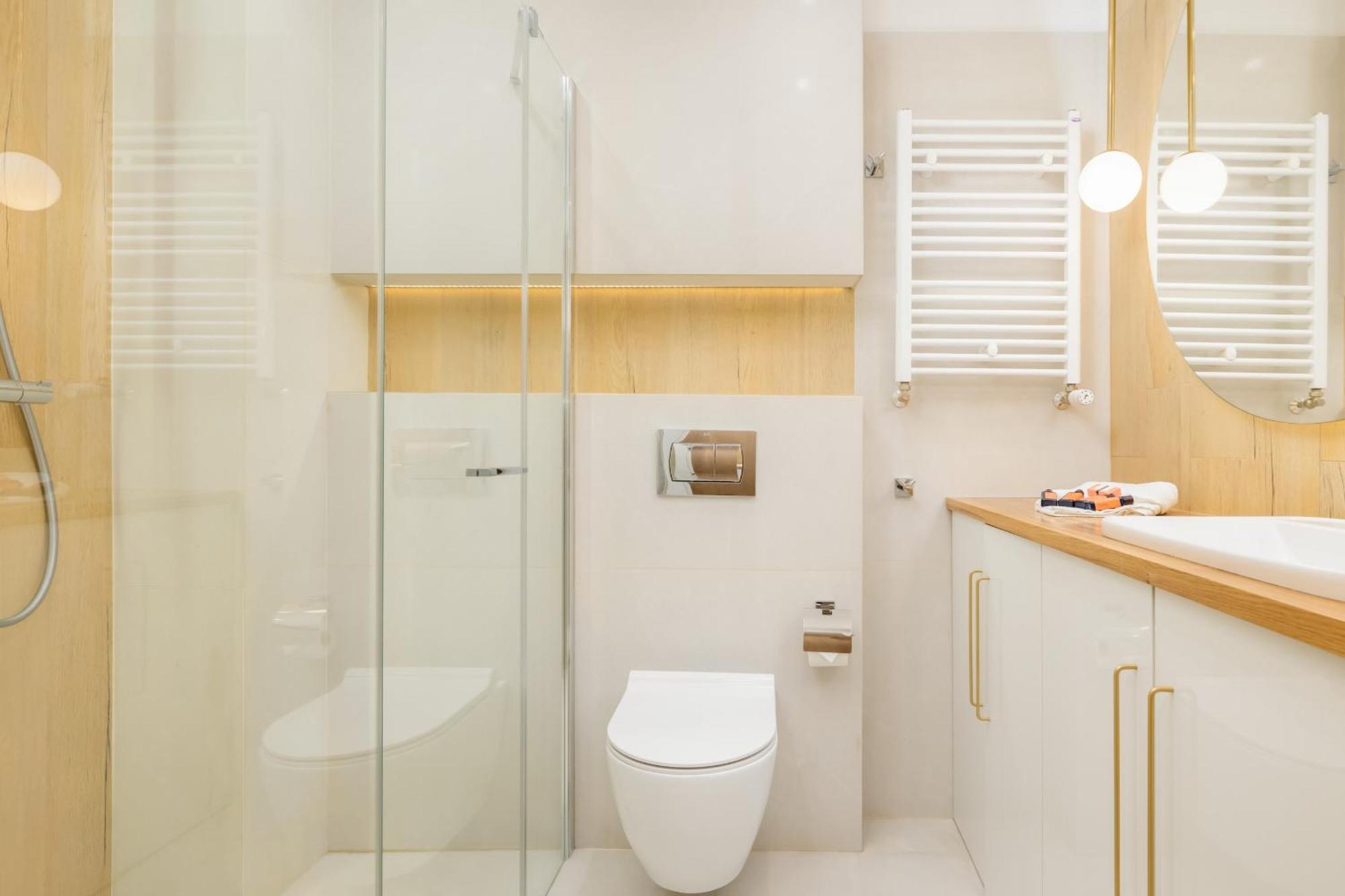 Apartment Beautiful With Balcony And Parking By Renters *