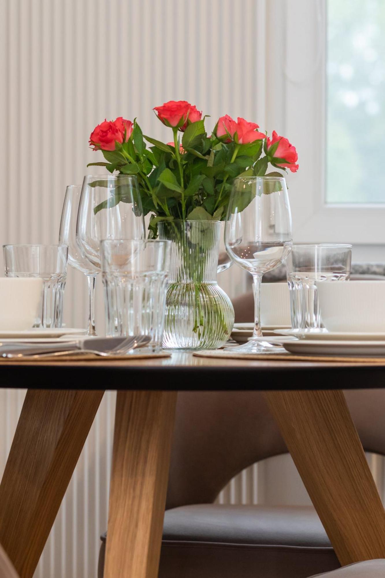 Beautiful With Balcony And Parking By Renters Kolberg
