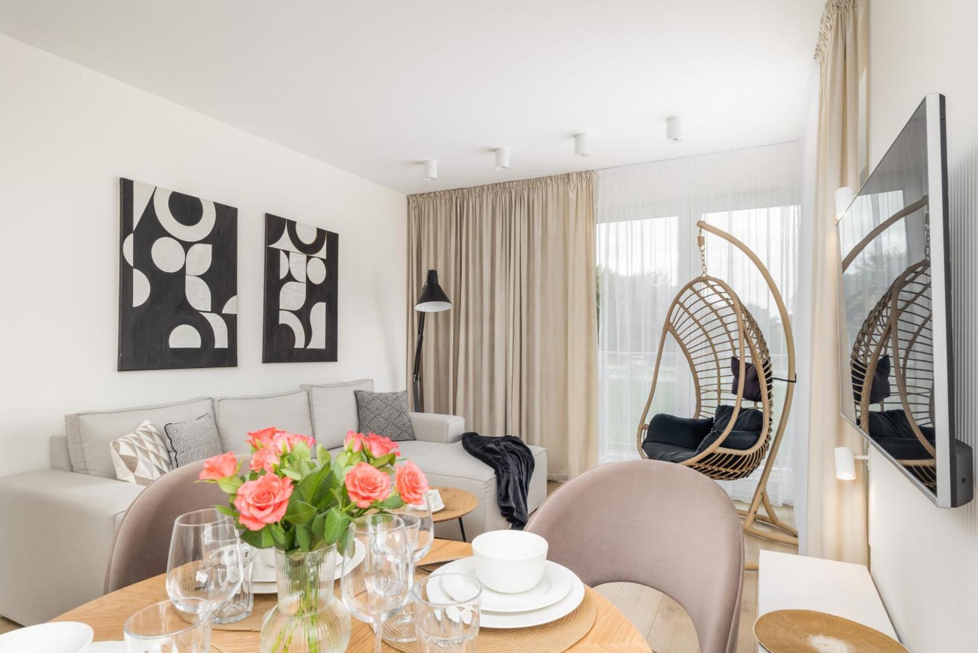 Beautiful With Balcony And Parking By Renters Apartment
